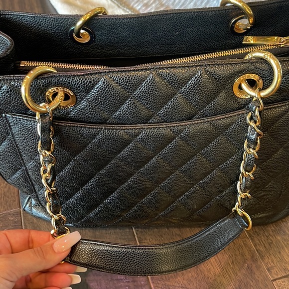 CHANEL GST CAVIAR TOTE - Picture 11 of 13